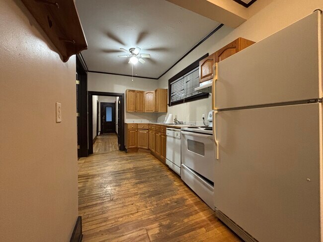 Photo - 2 Bedroom 1 Bathroom Apartement Unit 2