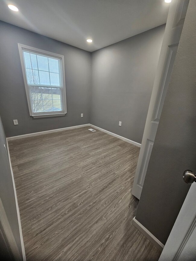 Photo - For Rent: Updated Middletown Townhome, Great Location - Available Now! – $1,650.00/Month