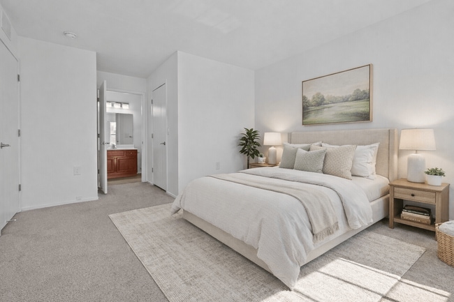 Canton Club Apartments - Canton, MI