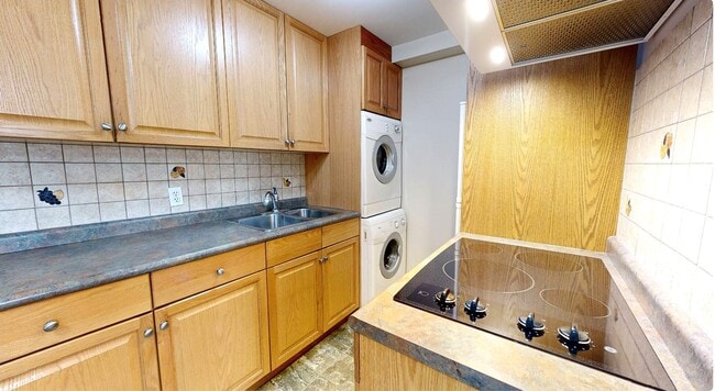 Photo - 119 Main St W