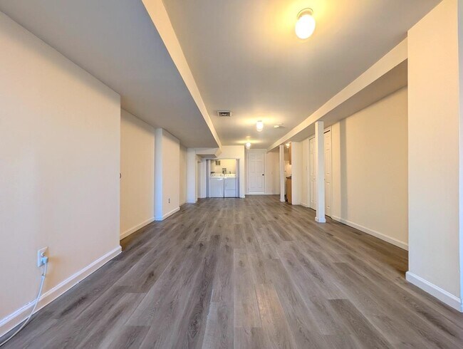 Photo - 246 Whiton St