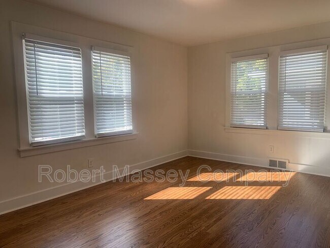 Photo - 127 McCready Ave