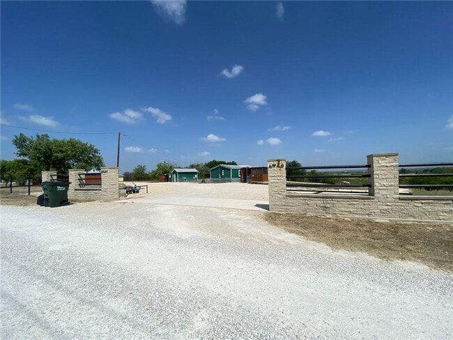 Photo - 680 Grant Harris Rd