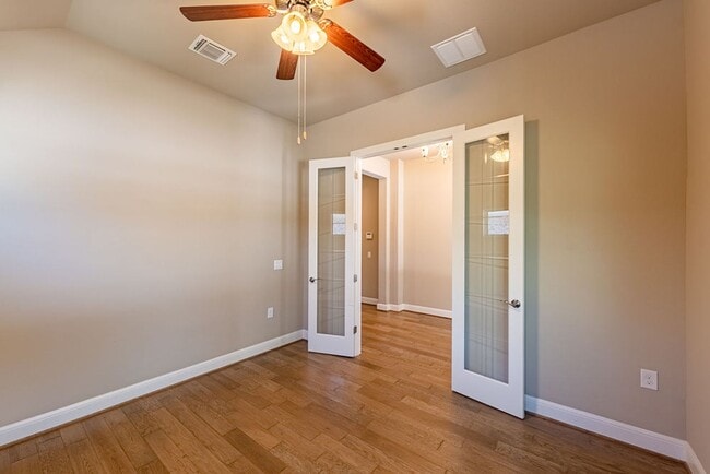 Photo - Charming Cedar Park Retreat: 3-Bedroom Home with Versatile Features and Community Amenities
