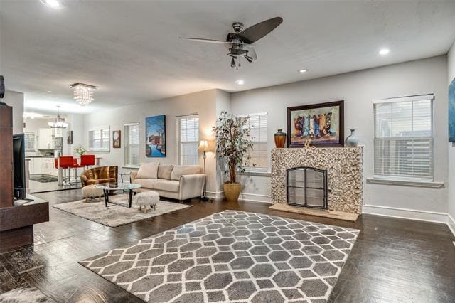 Photo - 4307 Vandelia St