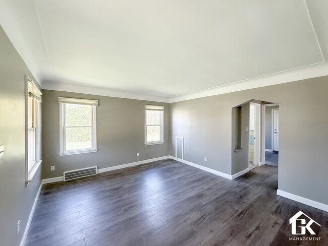 Photo - 7708 Penrod St