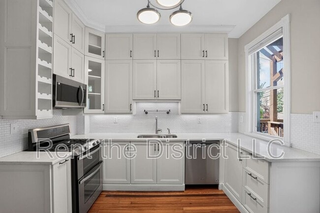 37 Rhode Island Ave NW