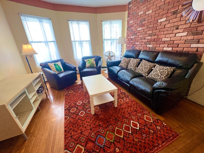 Building Photo - 85 Vinton St Rental