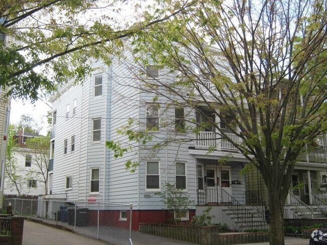Building Photo - 49 Porter St Unit 3 Rental