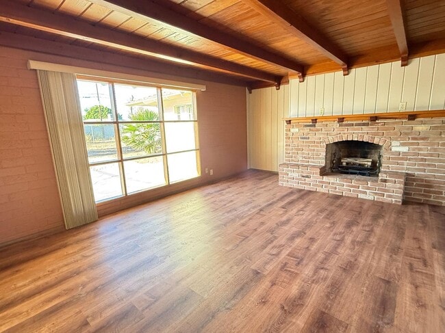 Photo - 1049 E 2nd Ave