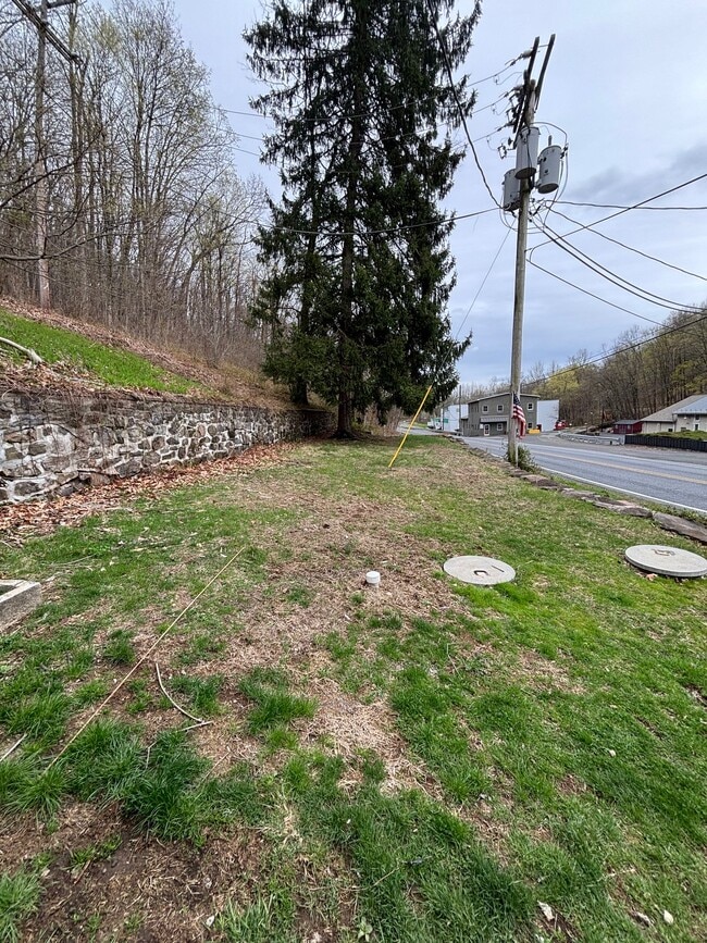 Photo - 2233 Farmington Ave