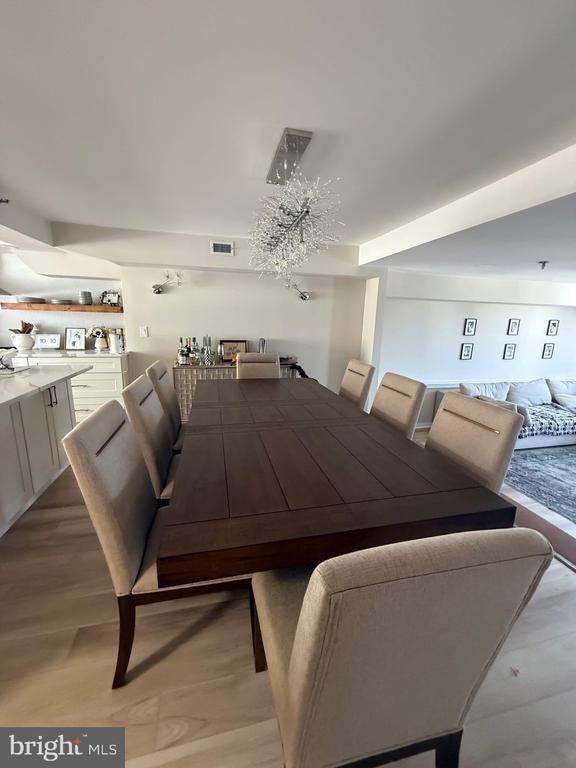 Photo - 7 N Christopher Columbus Blvd Unidad 212