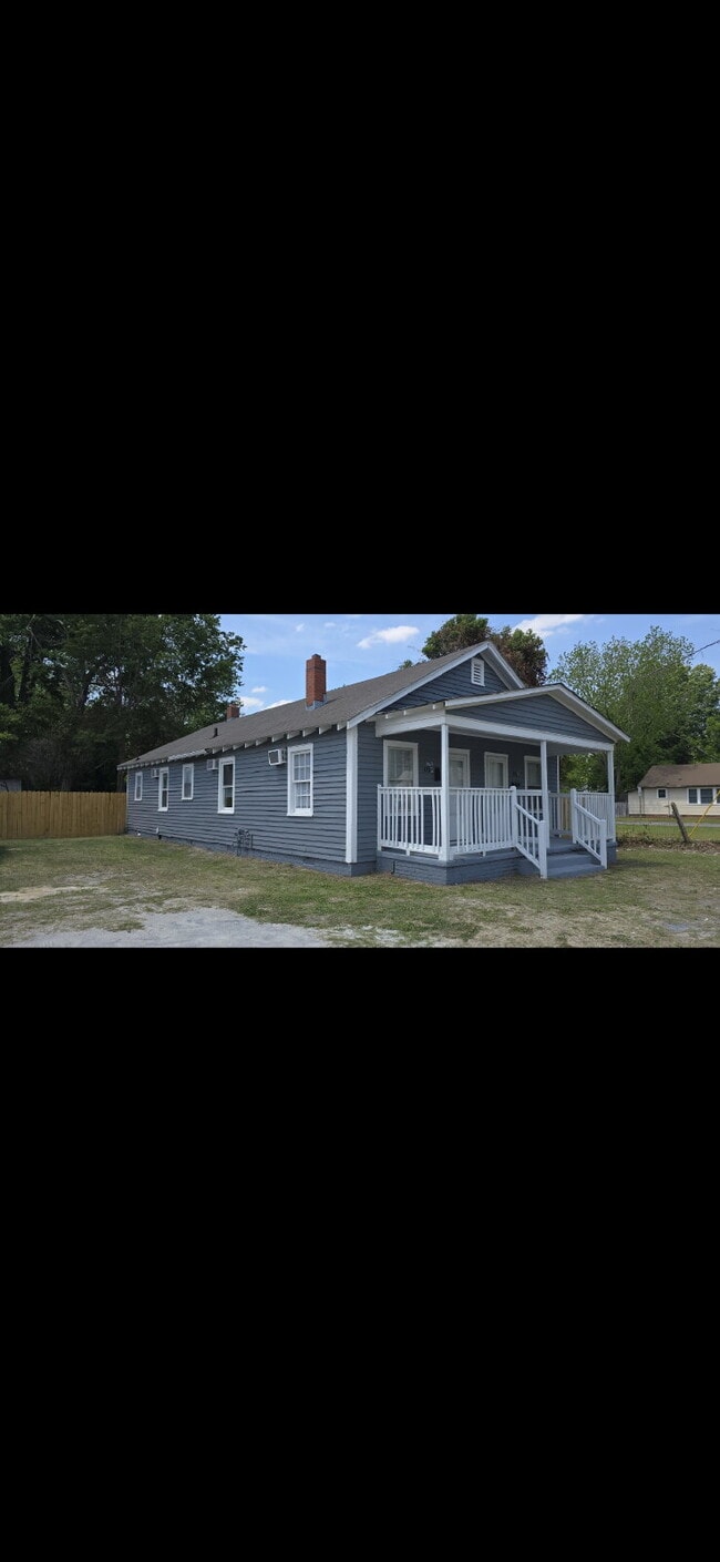 Photo - "Charming 2-Bed Duplex Retreat in Greenvil...