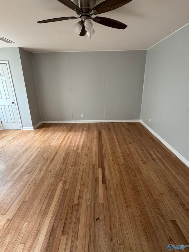 Photo - 3610 Williamsburg Dr NW