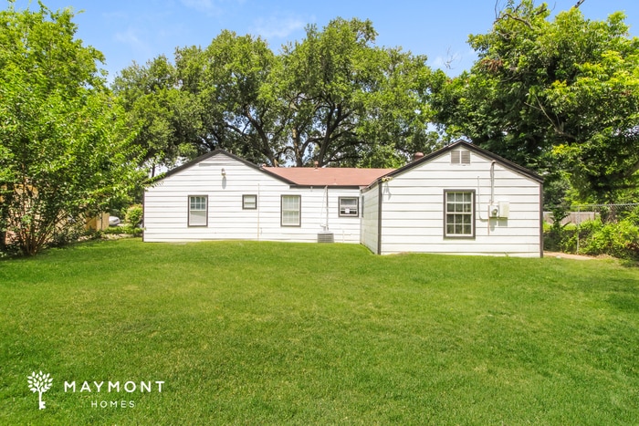 Photo - 1009 Danube St