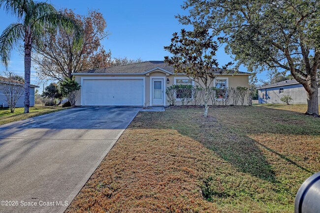 Photo - 1384 Palau St SE