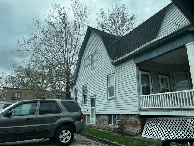 Photo - 615 W McClure Ave Unit Lower