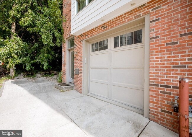 Photo - 4513 Silverwood St