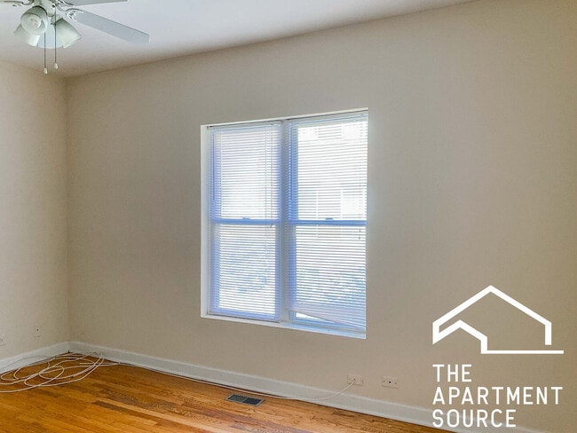 Photo - 857 W Cornelia Ave Unidad 1N