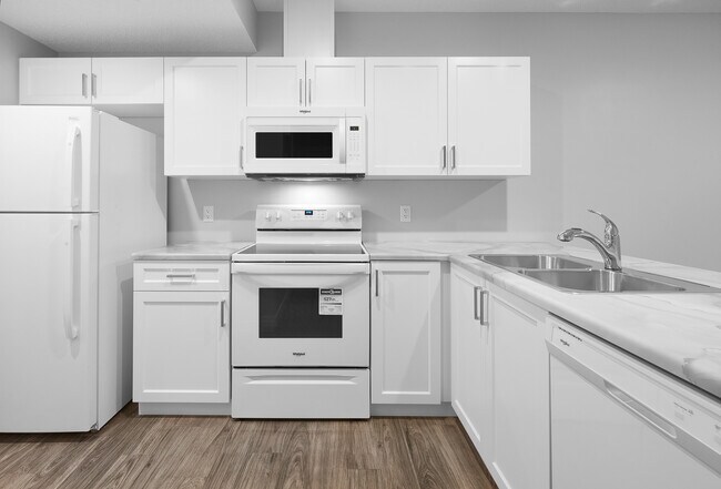 Photo - 1360 Erker Cres NW