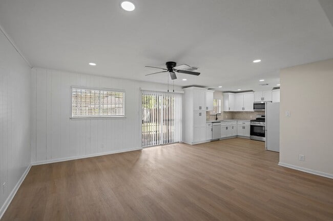 Photo - 3613 Crandon St