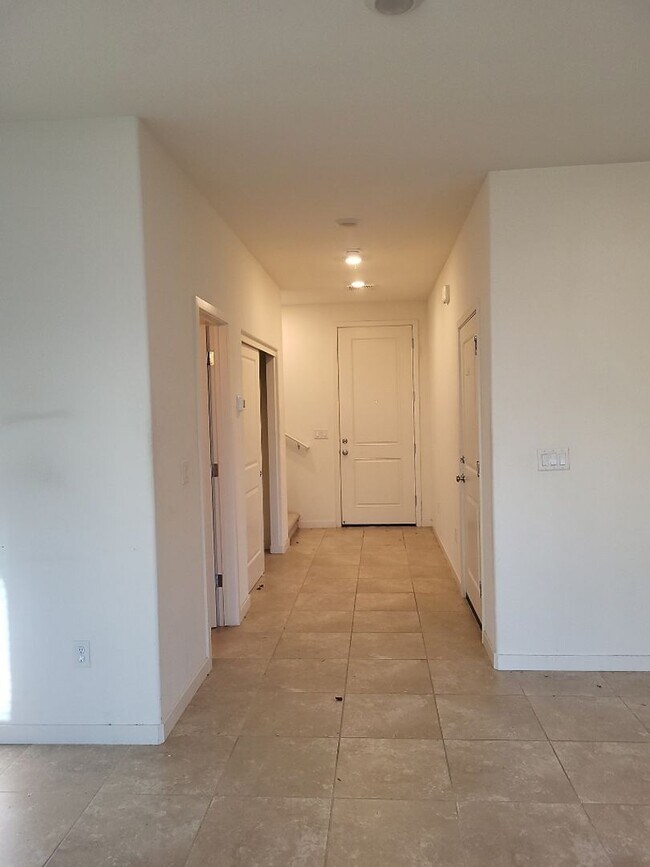 Photo - 1044 Big Rock Loop