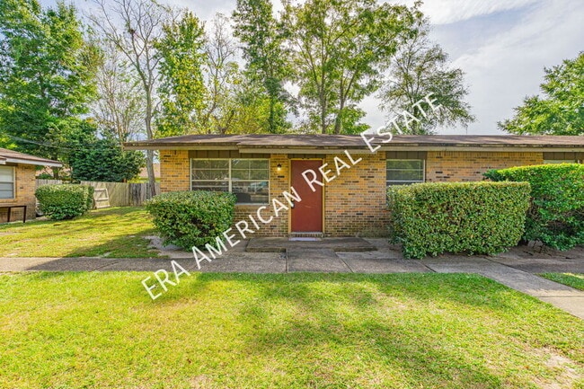 Building Photo - 101 Akron St Unit 101 Akron Drive  D