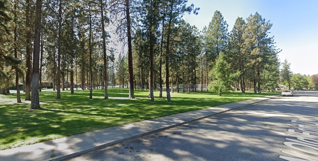 Photo - Delightful 2 Bed, 2 Bath Duplex near River...