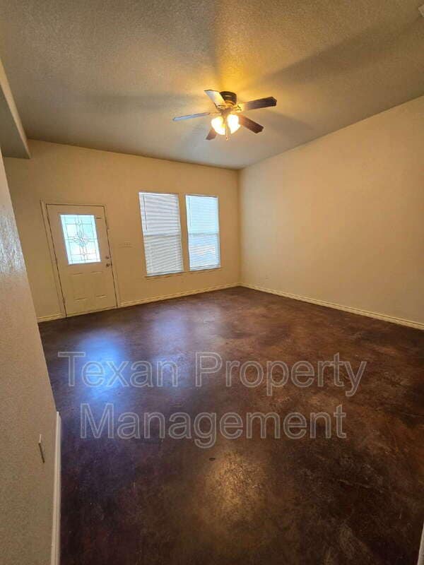 Building Photo - 3705 Mandy Dr Unit 1