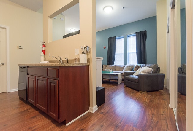 Photo - Morton Grad Apartments