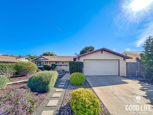 Building Photo - Beautiful 3BD/2BA W/ 2-Car Attached Garage and Large Backyard in Clairemont!