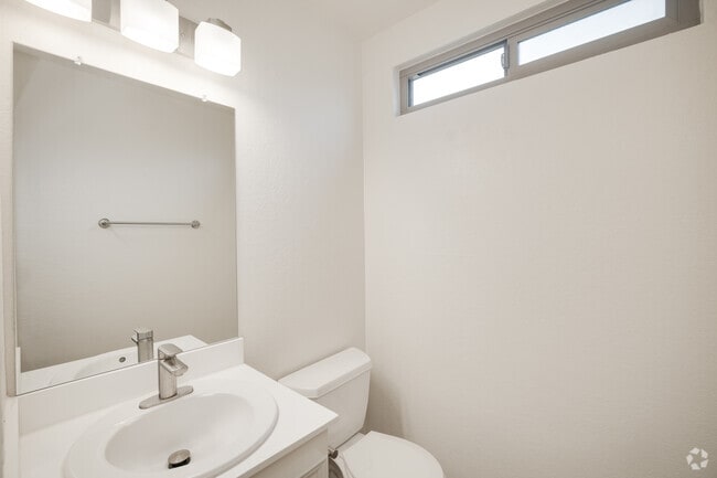 2BR, 2BA - 1,000SF - Half Bathroom