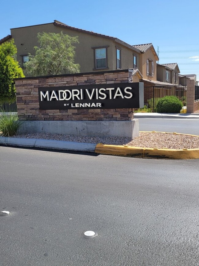 Photo - Beautiful 2 story with Roof Top Deck