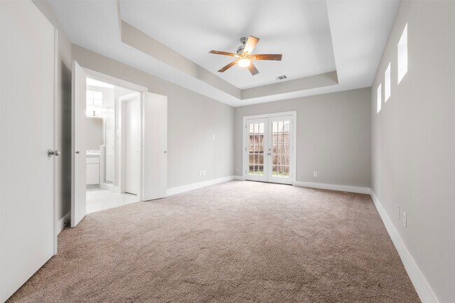 Photo - 9716 Linkmeadow Ln