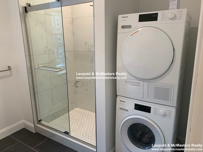 Photo - 29 Queensberry St Unit 9