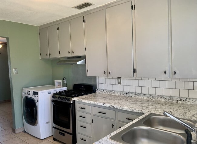 Photo - 212 E Valley Rd Unit B