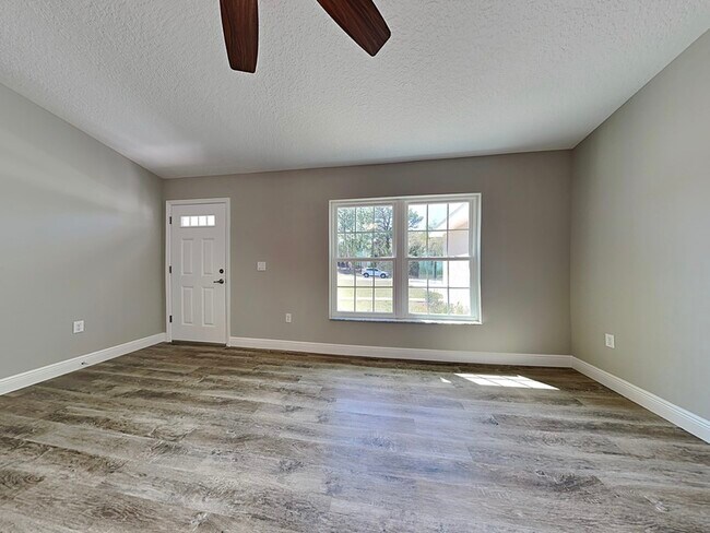 Photo - 10465 N Spaulding Dr