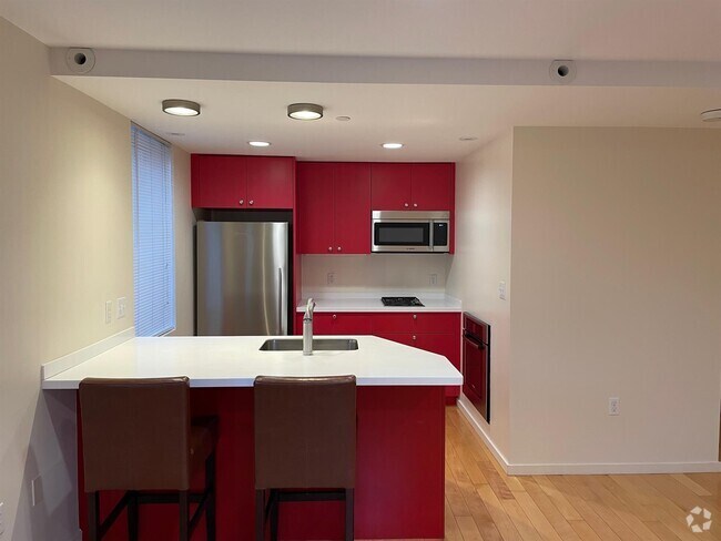 Building Photo - 29 Warren St Unit 2 Rental