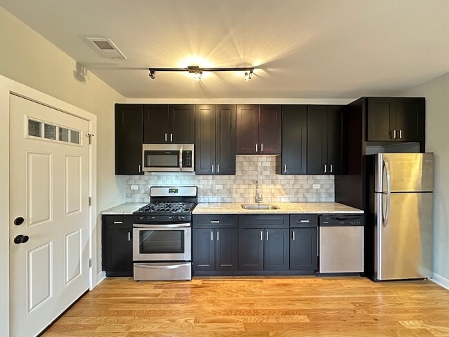 Photo - 2208 W Eastwood Ave Unit ES3