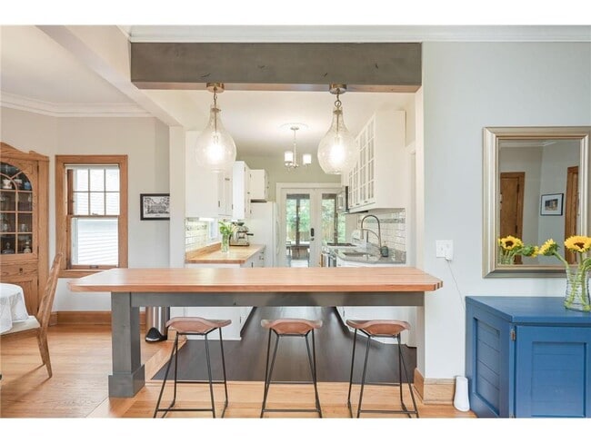 Photo - 628 Morgan Ave S