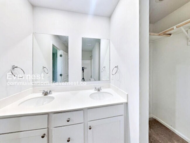 Photo - 4029 Park Ave