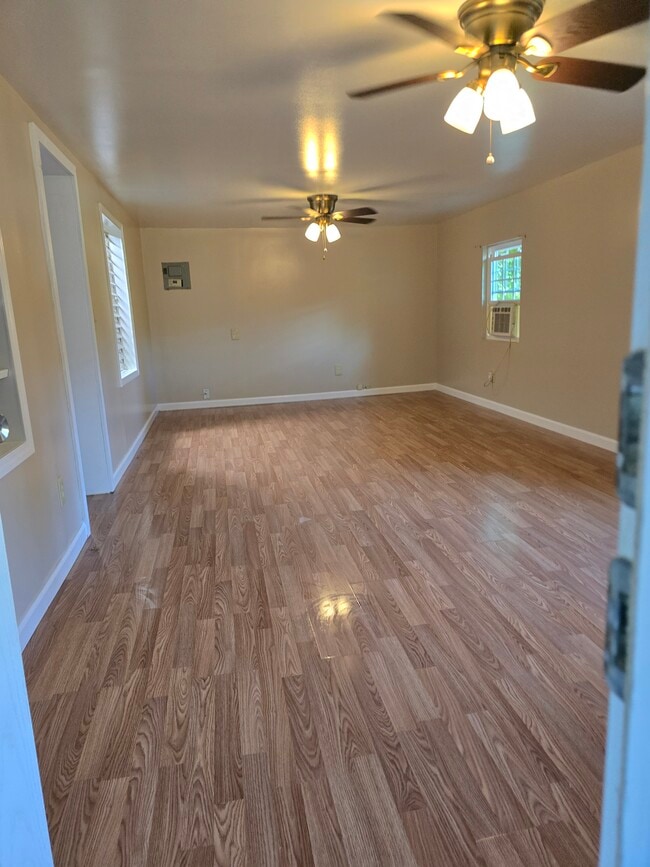 Photo - 145 Maugham Dr