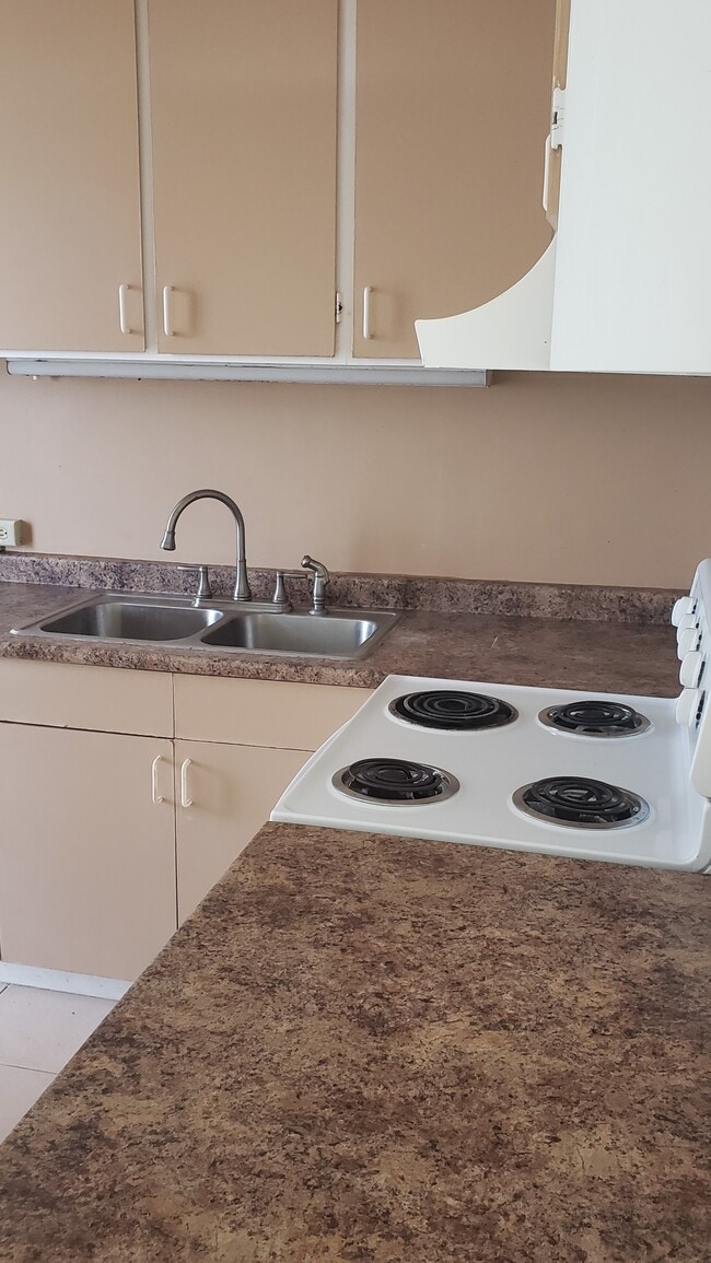 Kitchen - 95-061 Waikalani Dr Unit #D1103