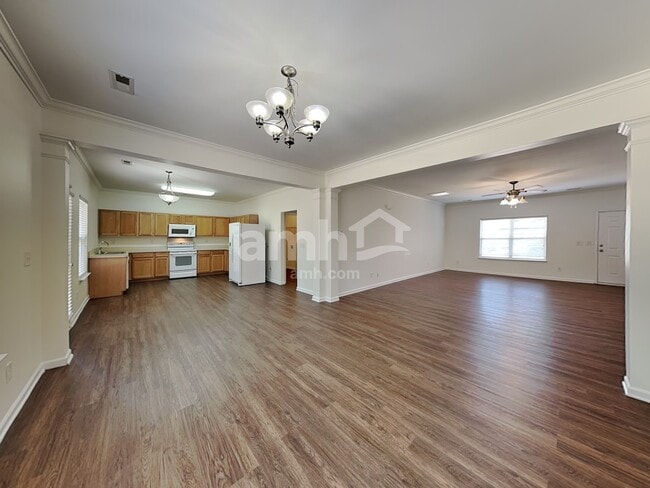 Photo - 201 Flanders Dr