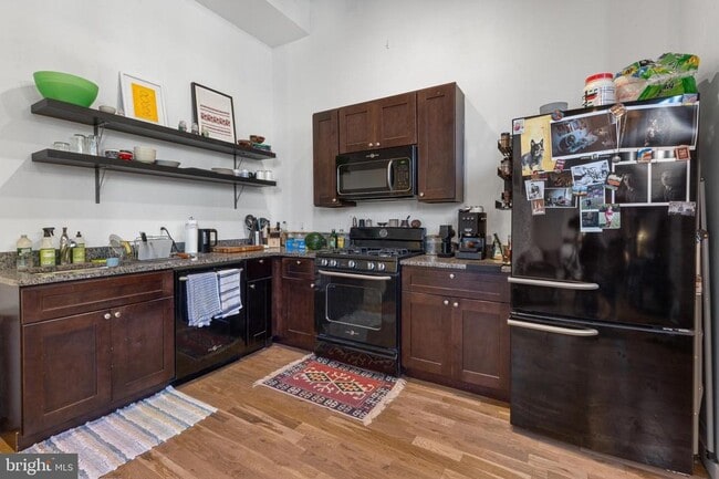 Building Photo - 1737 N Howard St Unit 1C