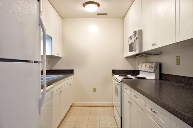 Photo - Wertland Square