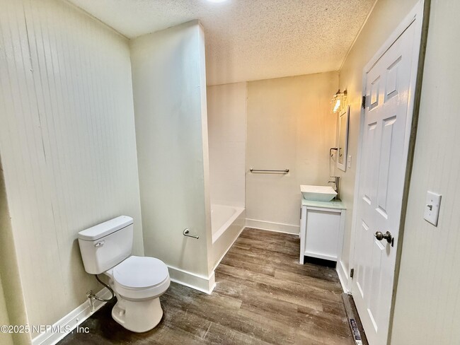 Photo - 822 Saranac St House