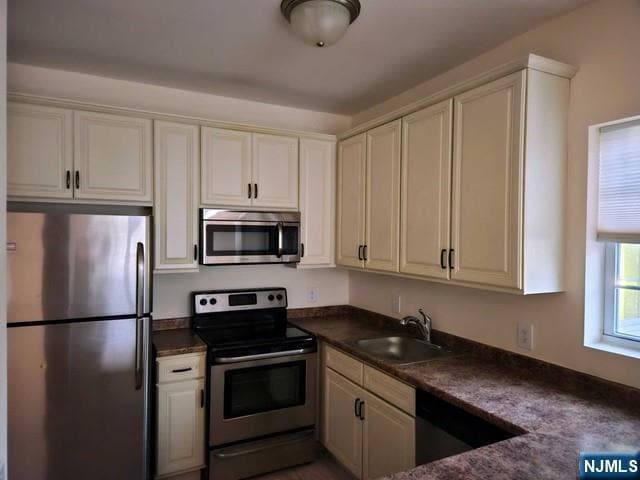 Photo - 6 Madison Ave