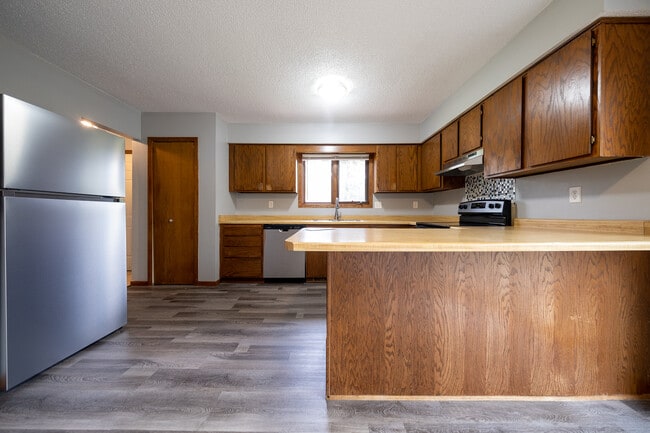 Photo - 8461 144th St W