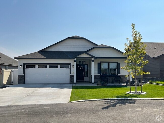 Building Photo - Beautiful Clearwater Creek Home, Richland